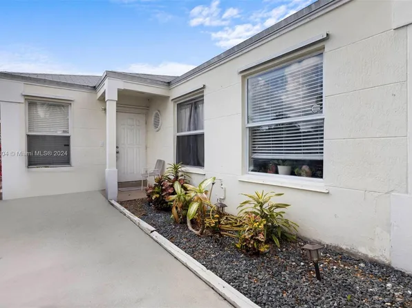 9762 SW 222nd St, Cutler Bay, FL 33190