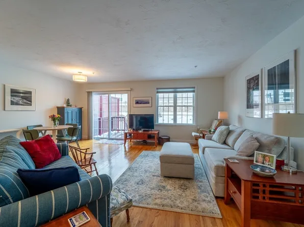 17 Village Way #17, Rutland, MA 01543