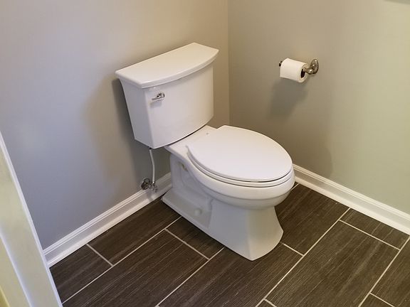 3rd image of 408 Jameson Dr