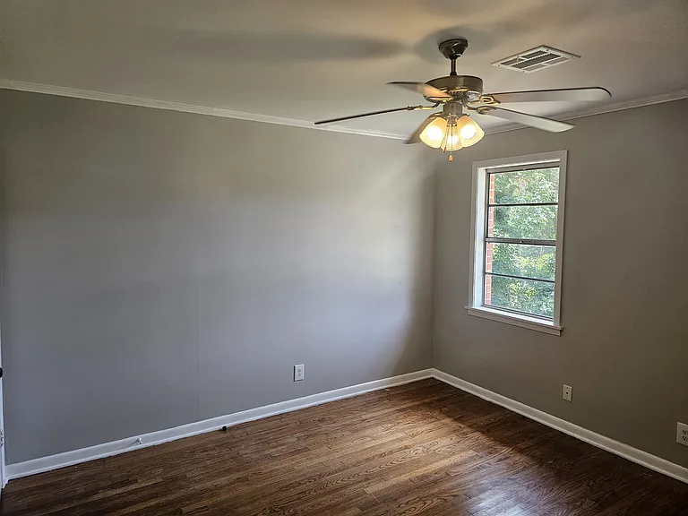 114 Fairlane Dr — Photo 11
