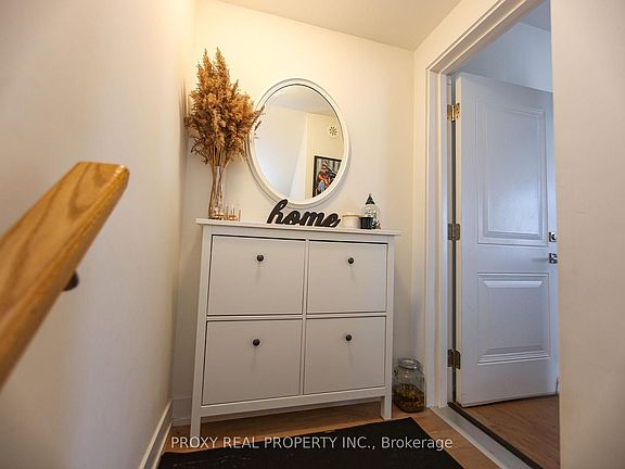 4th image of 9 Phelps Ln #18