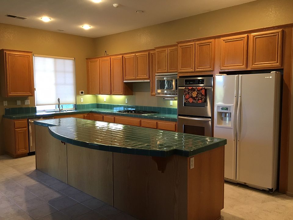 2nd image of 710 Clayburn Ct