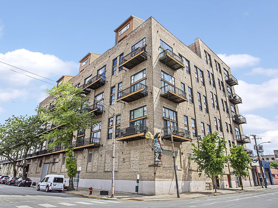 1st image of 2545 S Dearborn St APT 705
