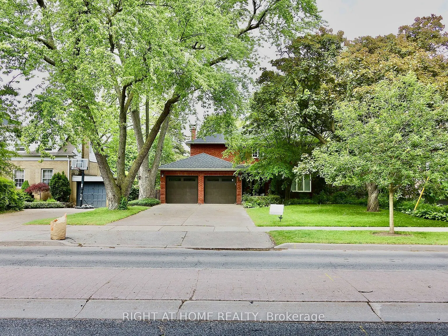 6 bed, $8,900 — Photo 1