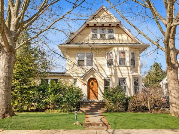 144 Kensington Road, Garden City, NY 11530