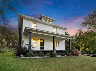 1140 10th St, Plainwell, MI 49070