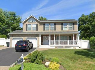 235 Avenue B, Ronkonkoma, NY 11779