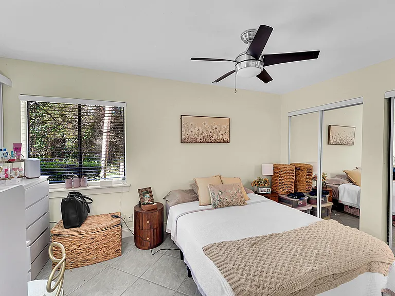 261 Wimbledon Lake Dr — Photo 13
