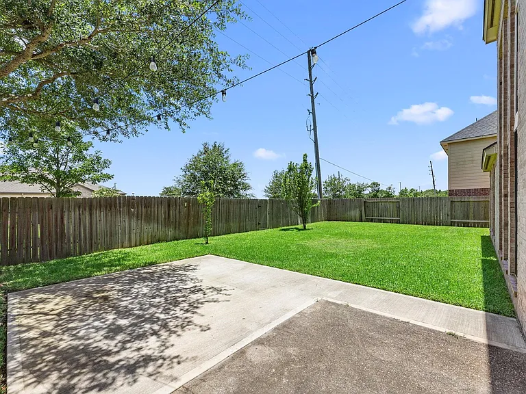 2207 Thistlerock Ln — Photo 38