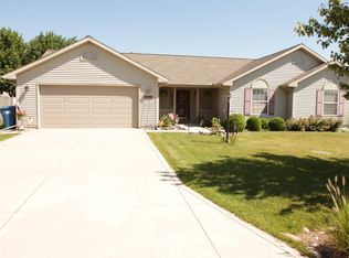 4002 Crail Rd, Champaign, IL 61822