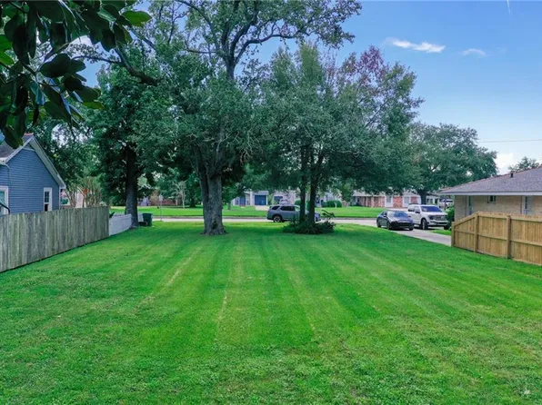 207 Transcontinental Dr, Metairie, LA 70001