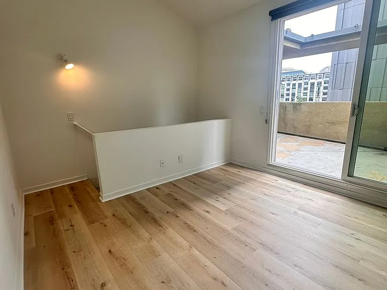 988 G St #31 — Photo 24