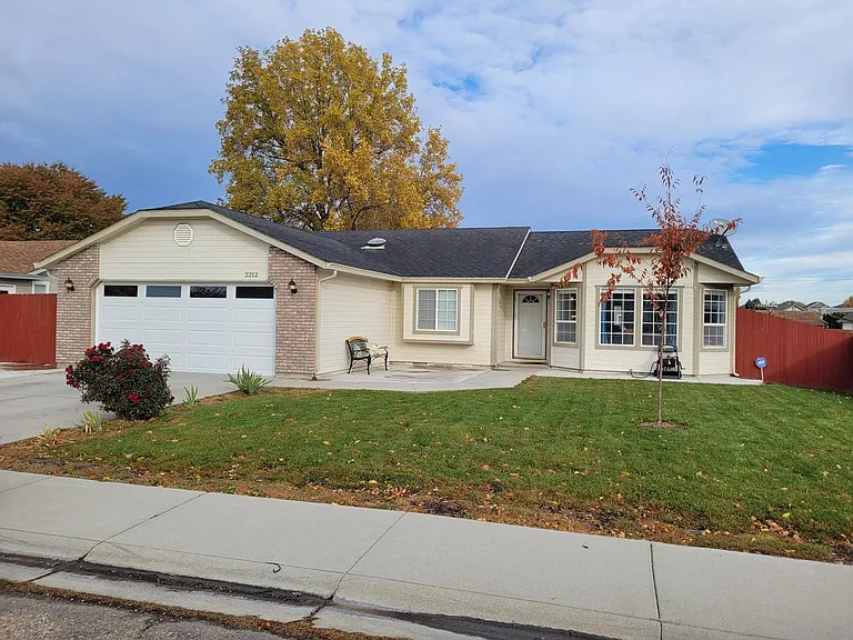 2212 Jodi Ave — Photo 1