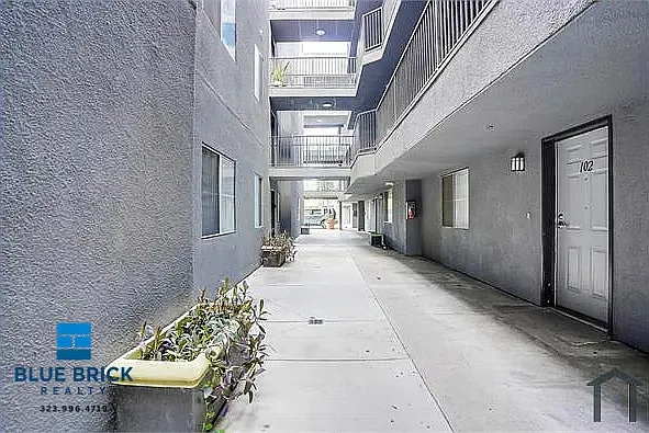 15231 Sherman Way #306 — Photo 32