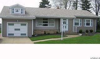2nd image of 3823 Matthes Ave
