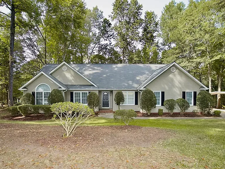 22 Country Club Dr — Photo 1