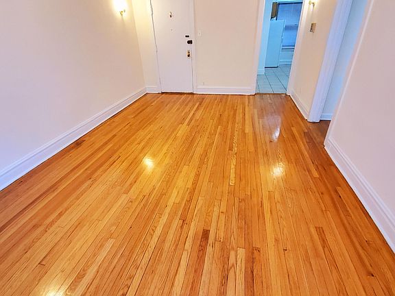 4th image of 6900 N Sheridan Rd APT 3