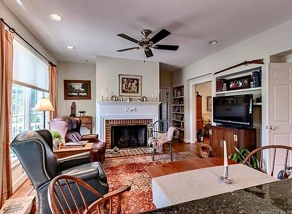 Dogleg family room_06242020