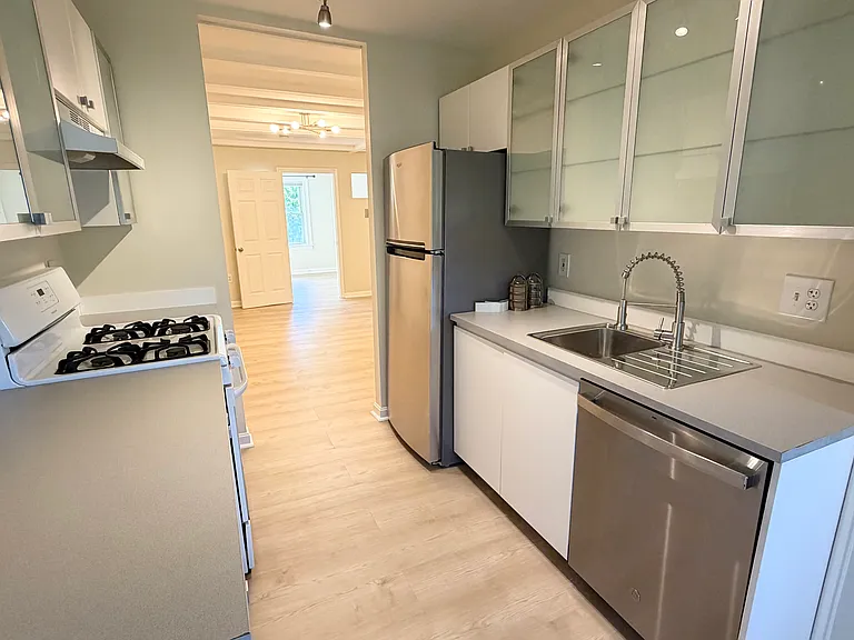 94 Old Colony Ave #3 — Photo 8