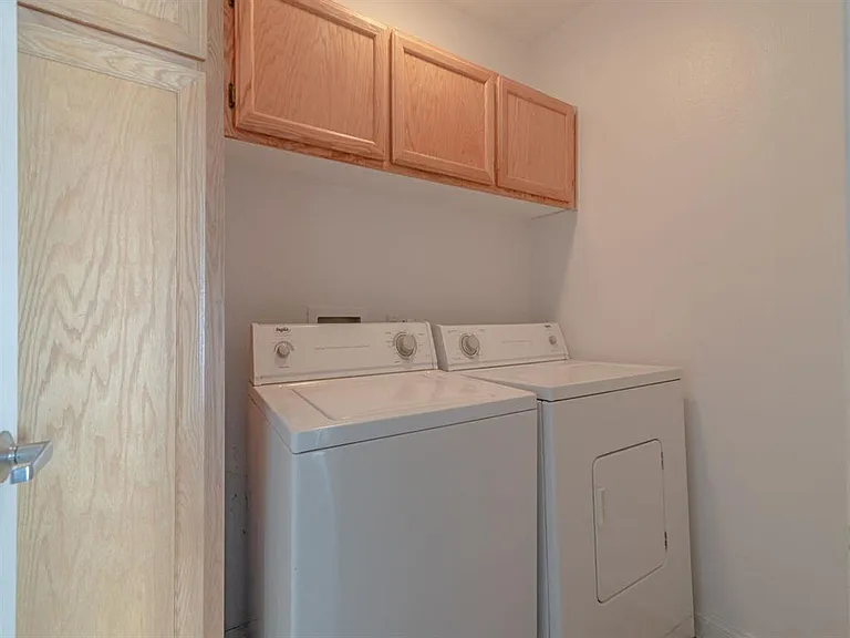 Warner Center Townhomes — Photo 11