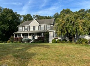 7 Sleepy Hollow Dr, Oak Ridge, NJ 07438