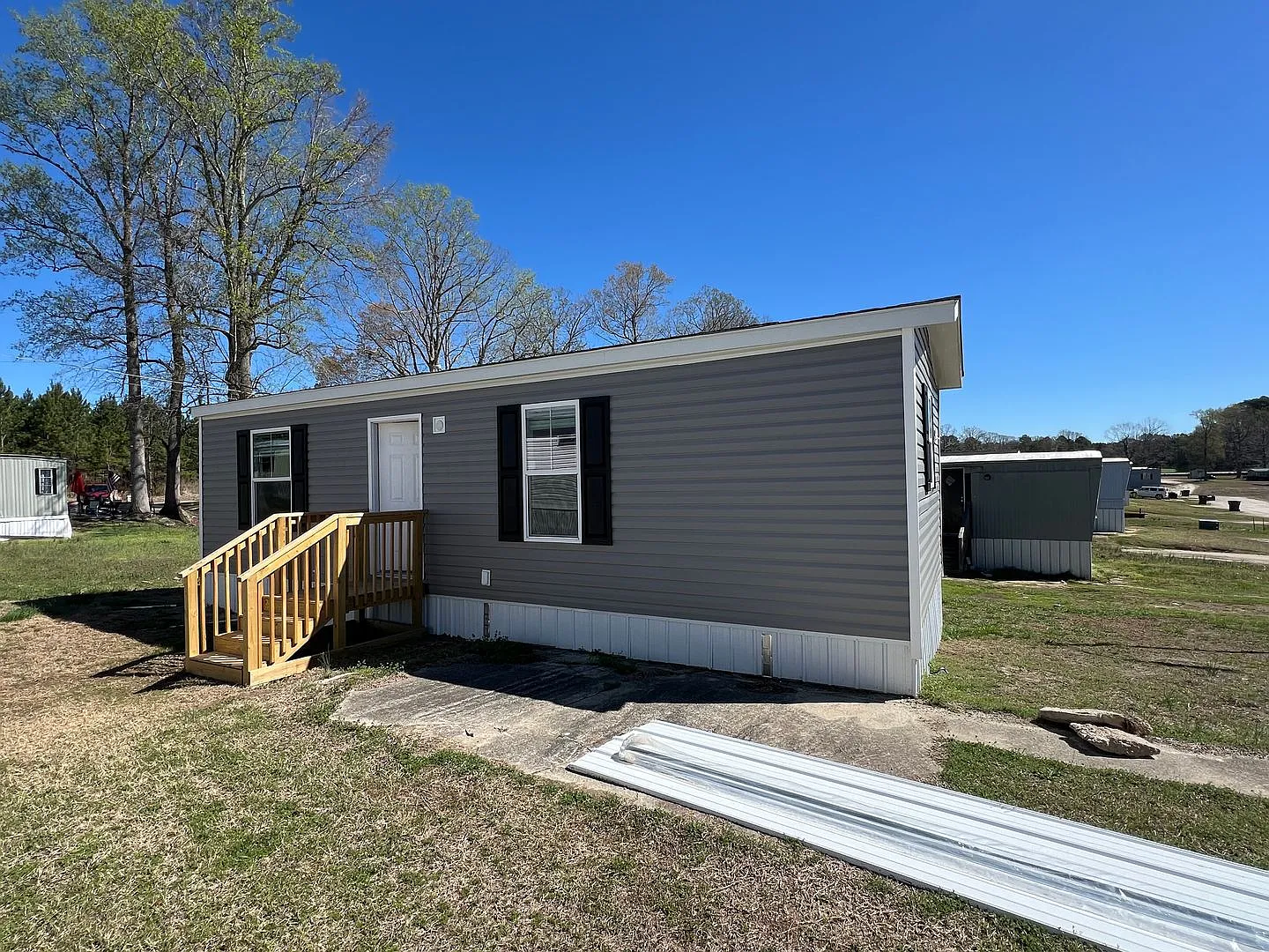1 Bedroom 1 Bath Mobile Home For Rent — Photo 1