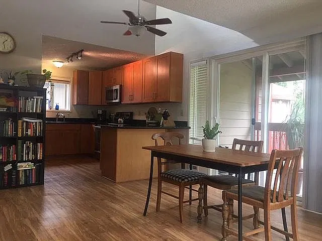 2 bed, 900 sqft, $2,150 — Photo 2