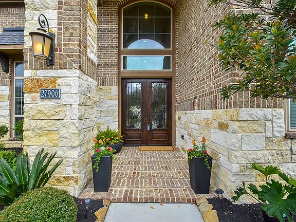 2nd image of 27906 Eastonwood Ct
