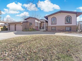 3605 Saddle Dr, Columbus, IN 47203