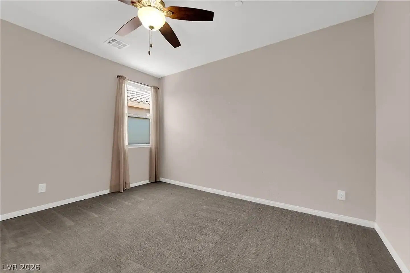 2 bed, 1375 sqft, $1,050 — Photo 2