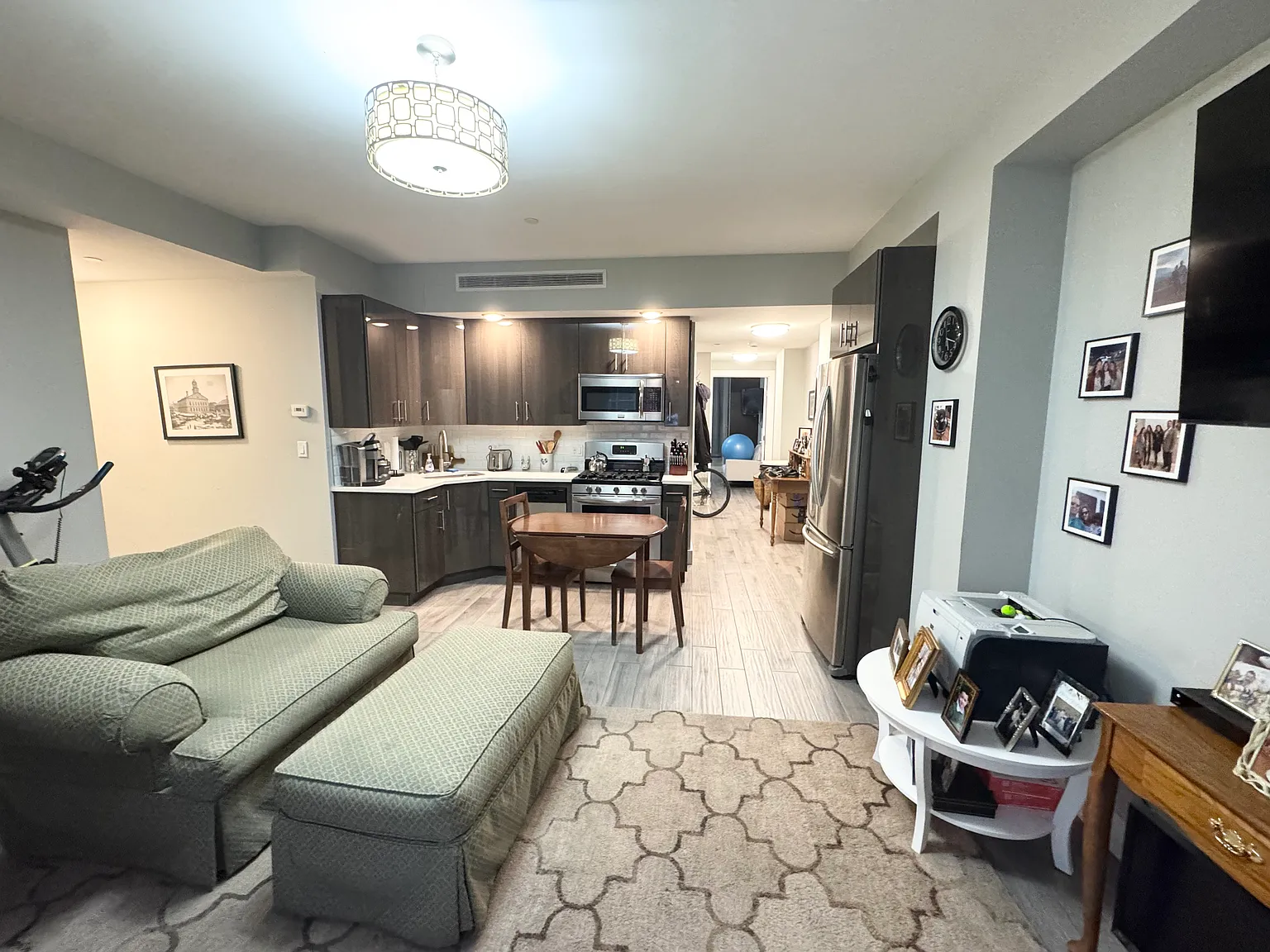 326 Bond St — Photo 2