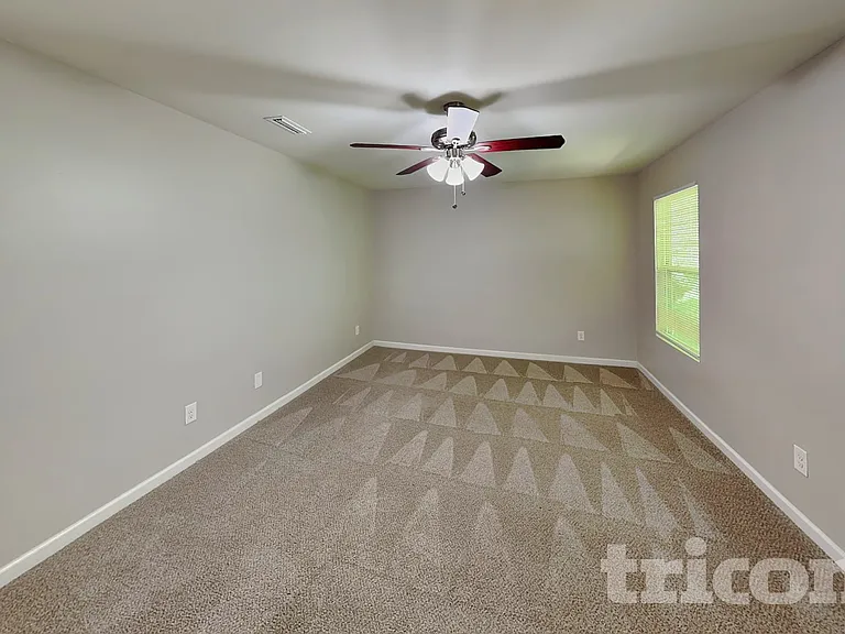 5633 Idlewild Rd N — Photo 7