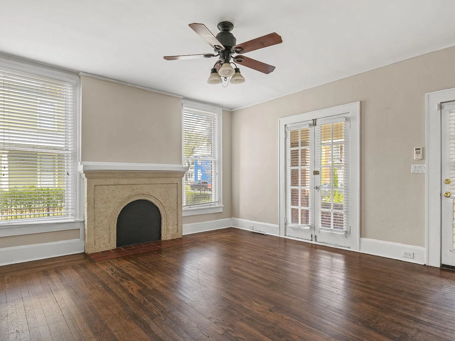 1336 N Laura St — Photo 4