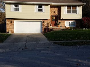 2926 Primrose Ln, Decatur, IL 62526