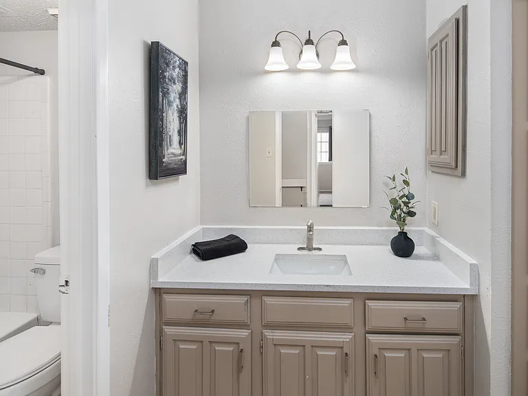 333 Melrose Dr #22D — Photo 16
