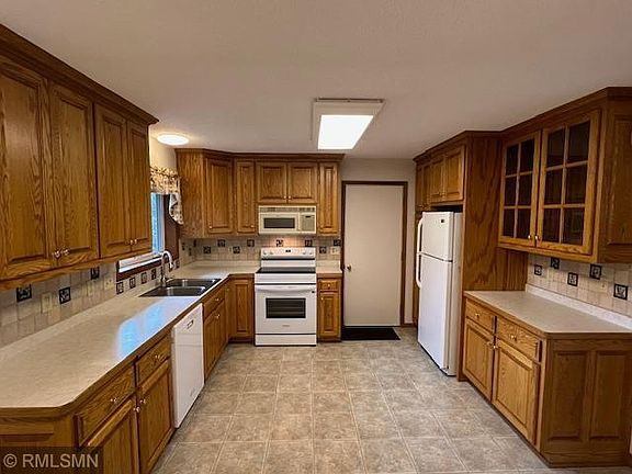 3rd image of 913 Westlyn Ct