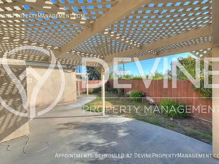 1266 Clearspring Dr — Photo 34
