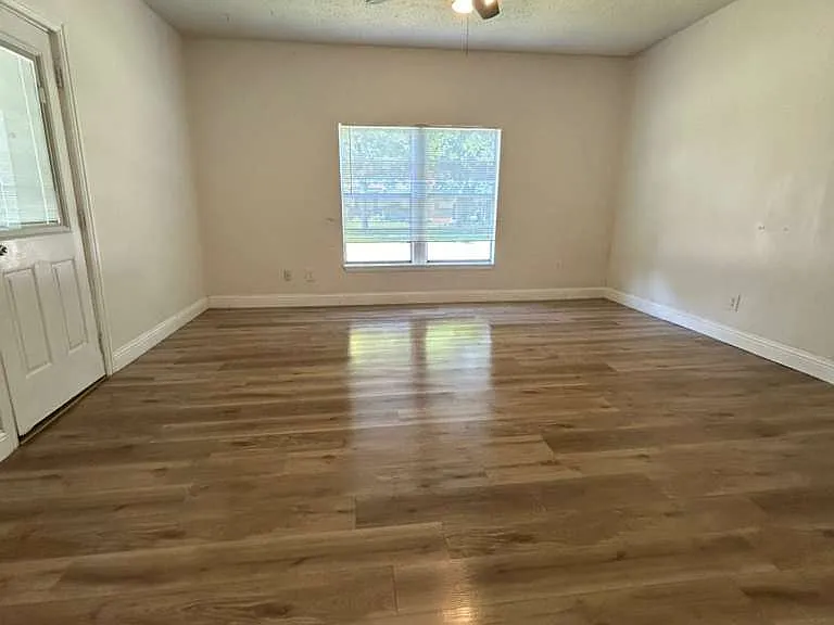 426 N Clements St — Photo 13