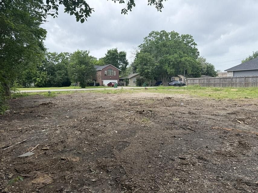2nd image of 3413 Rebecca St Lot 20