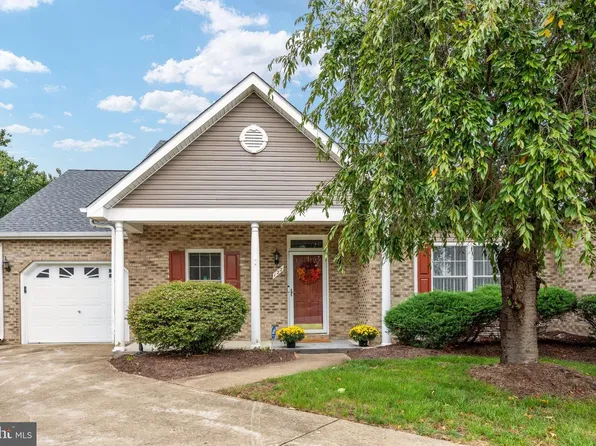 122 Bayberry Ct, Stephens City, VA 22655
