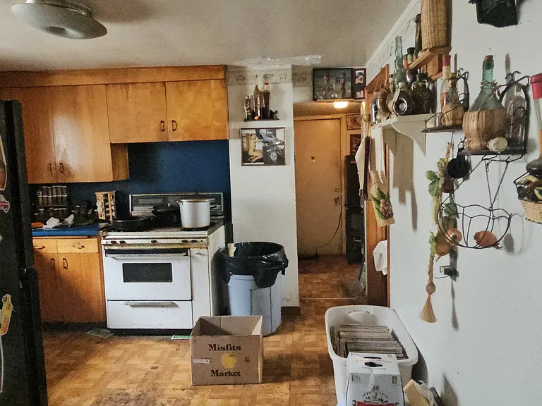 329 Mettler St — Photo 2