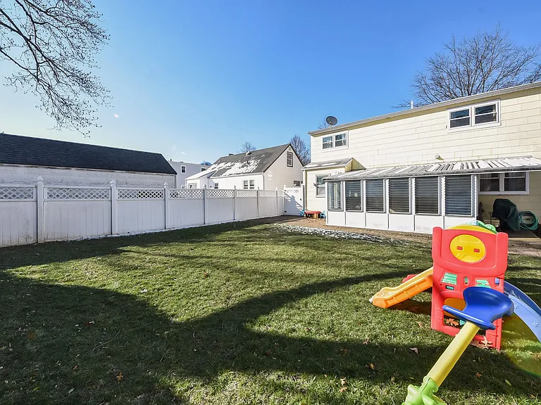 94 Millington Pl — Photo 25