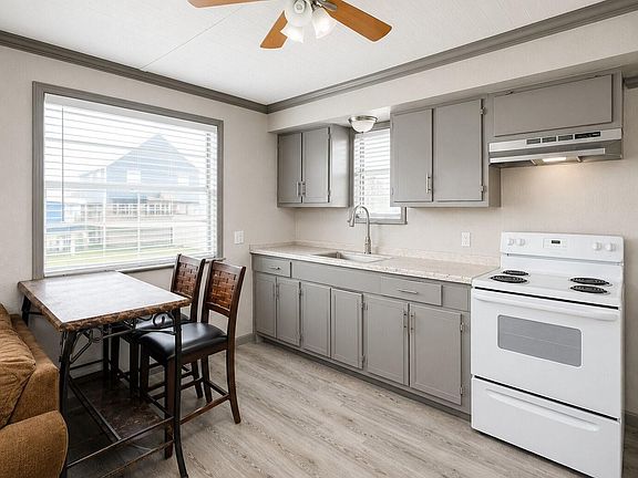 5th image of 403 Fort Velasco Dr #B