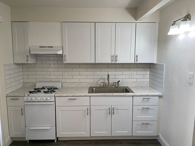 2833 N West Ave #2833 — Photo 9