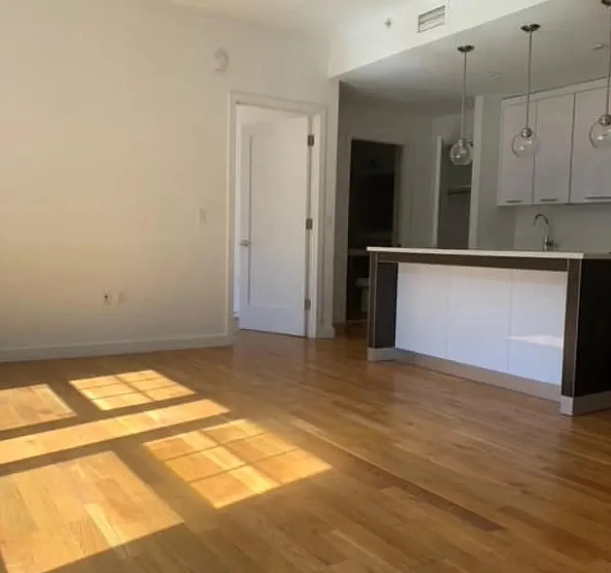123 Parkside Ave — Photo 1