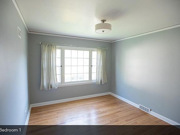 4th image of 2601 E Capitol Dr
