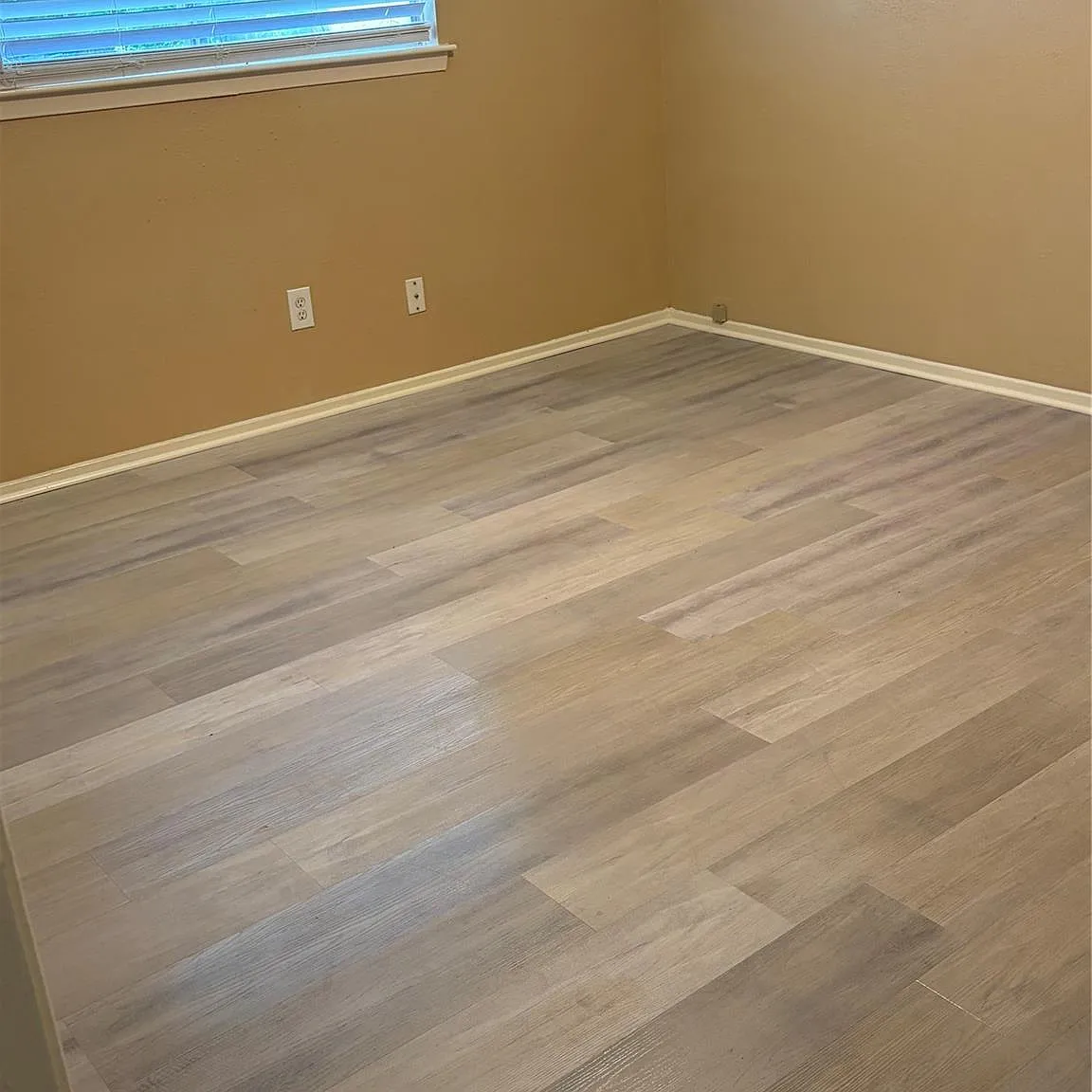 3 bed, 2.0 bath, 1081 sqft, $1,800 — Photo 4