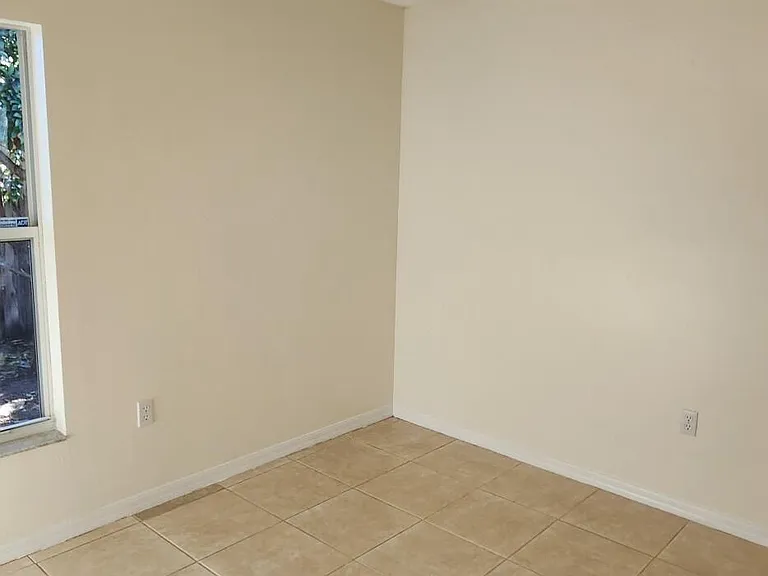 1807 Edith St NE — Photo 25