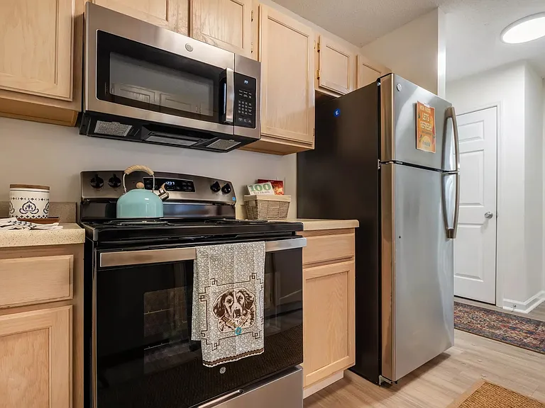 Brookefield Apartments — Photo 14
