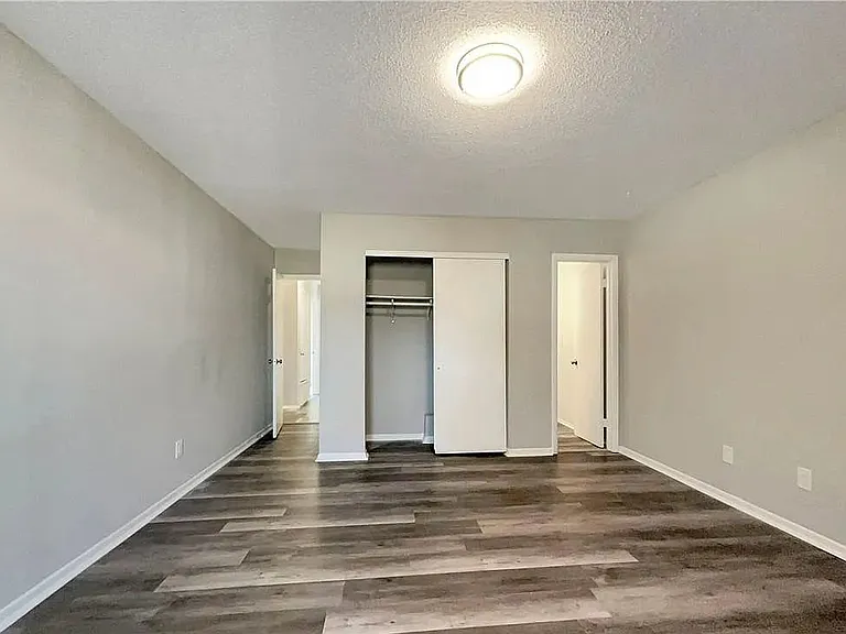 2809 Lamroc Rd — Photo 2